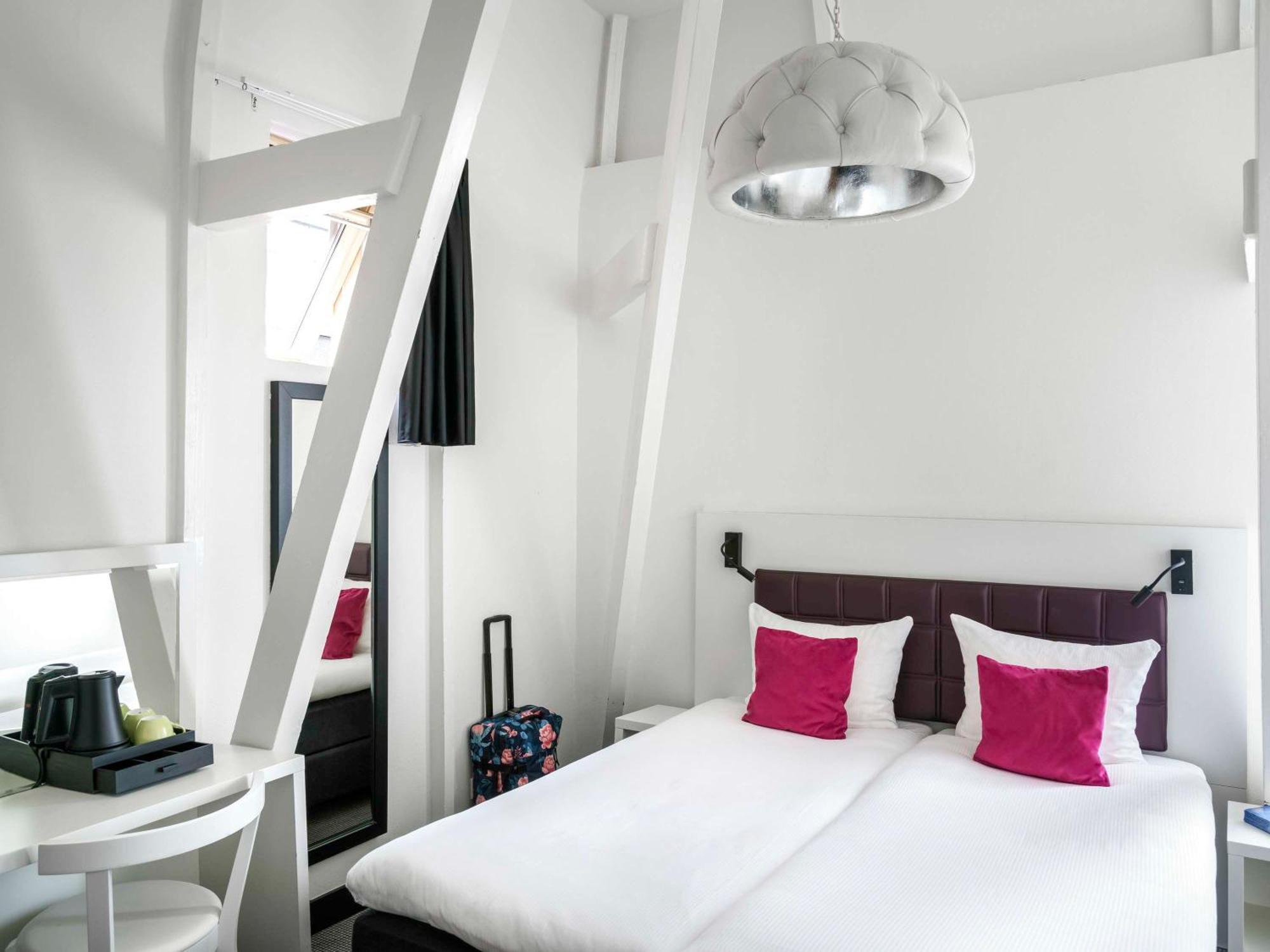 Ibis Styles Amsterdam Amstel Hotel Exterior foto