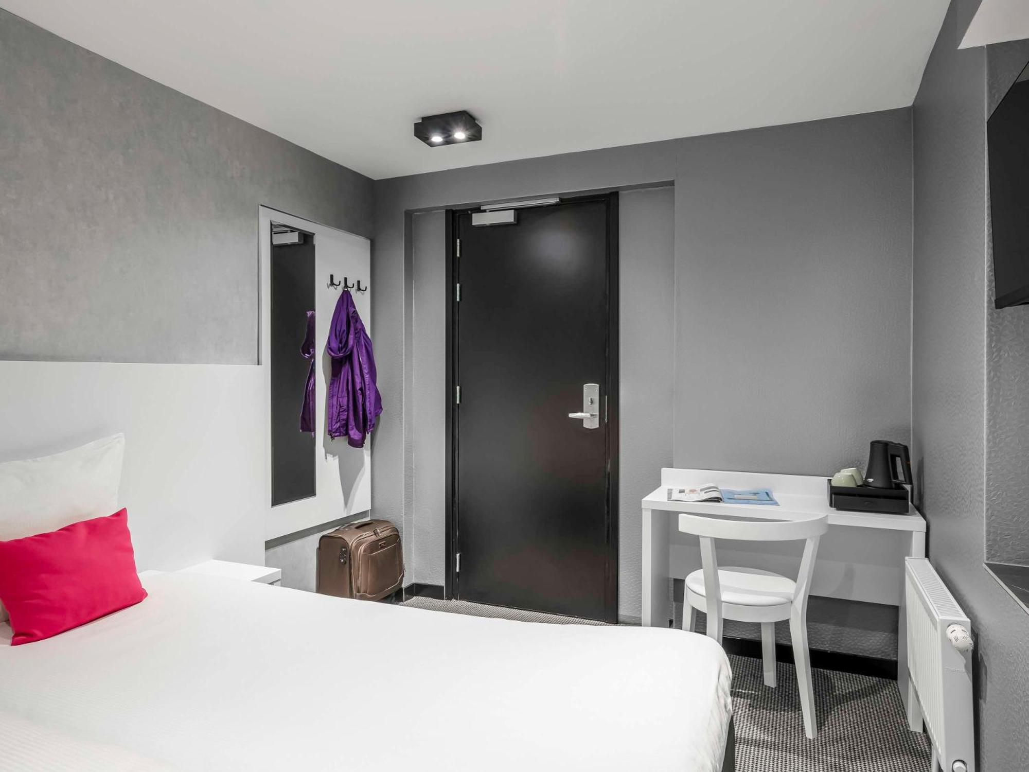 Ibis Styles Amsterdam Amstel Hotel Exterior foto