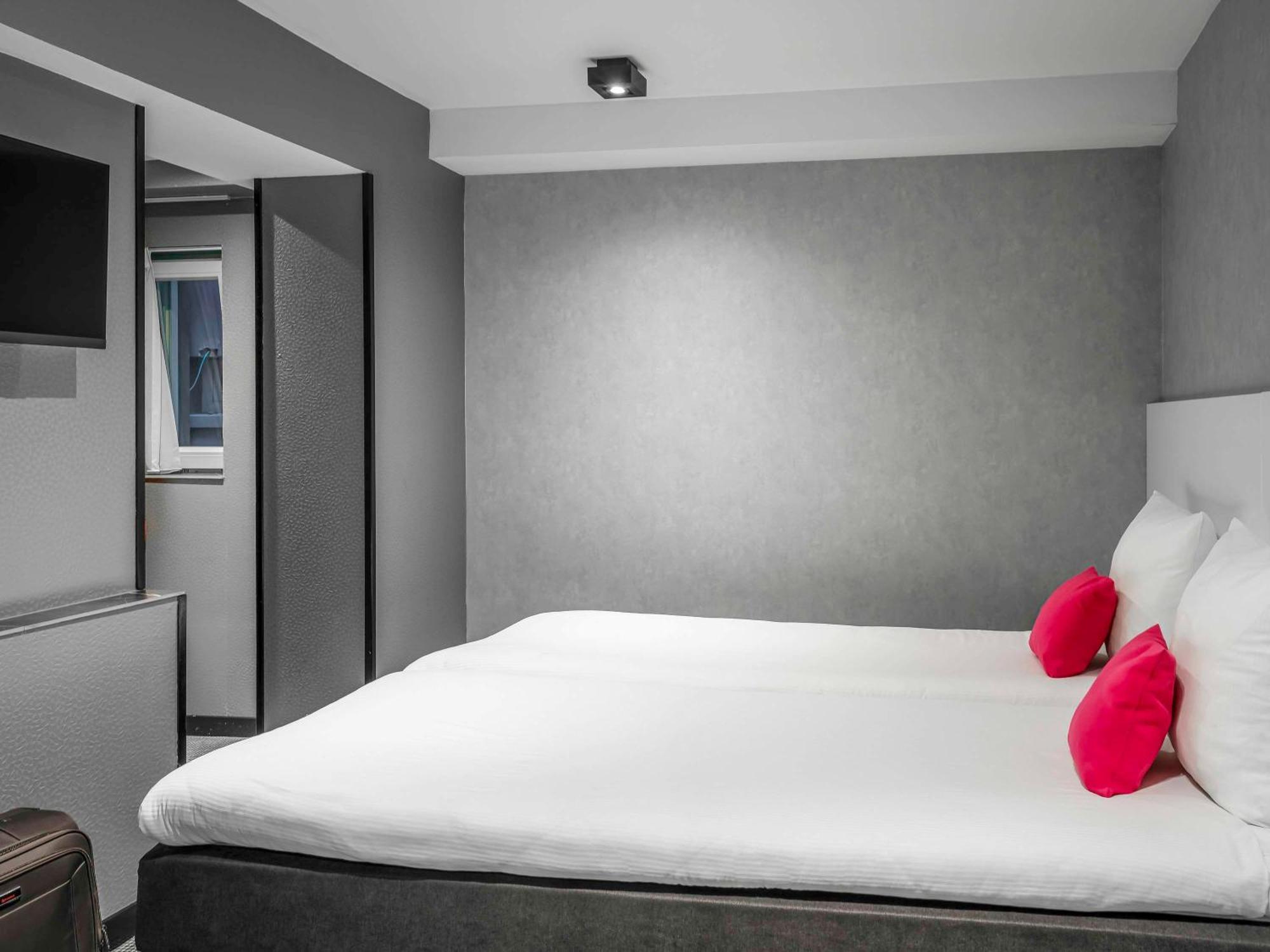 Ibis Styles Amsterdam Amstel Hotel Exterior foto